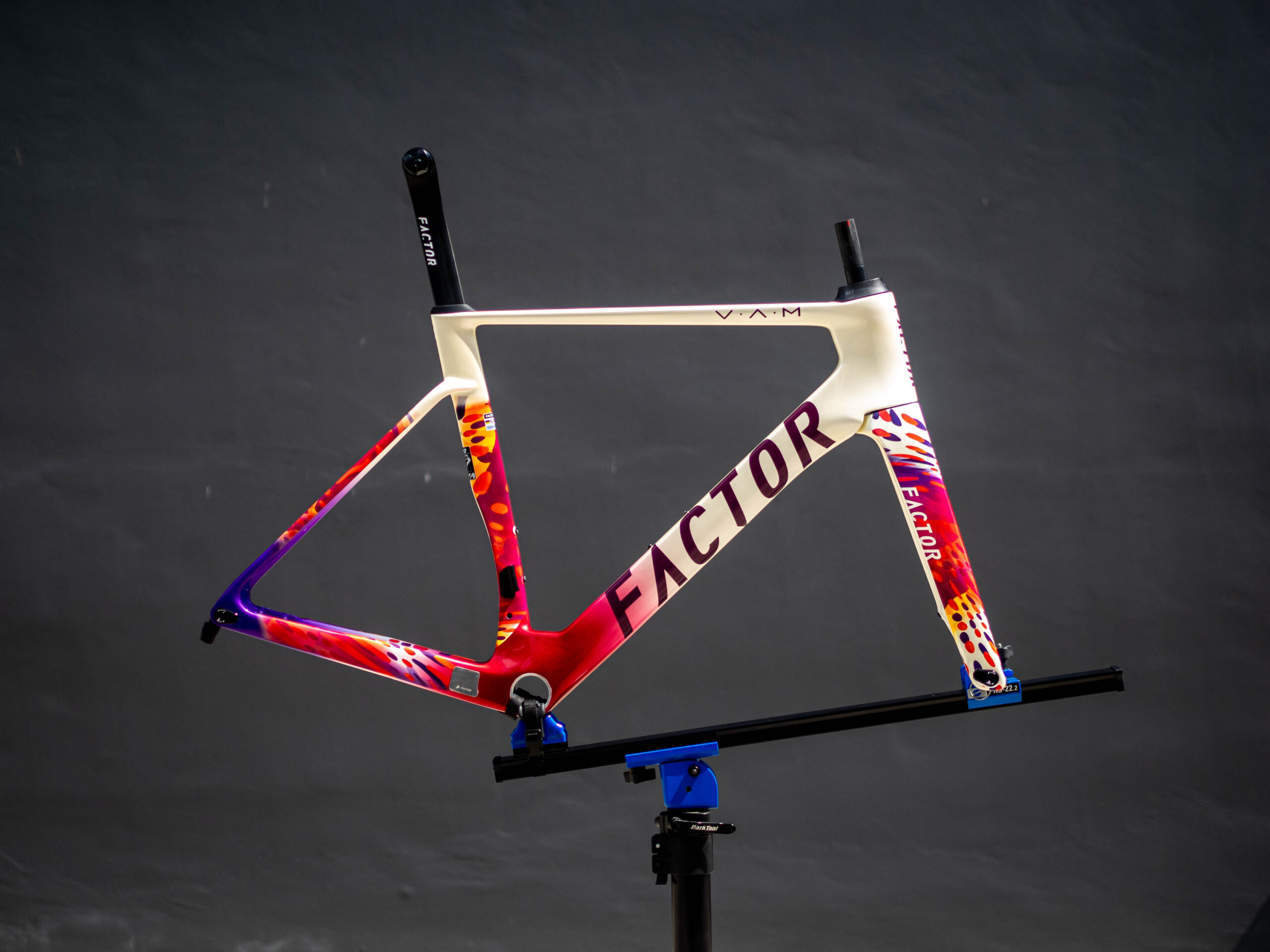 Factor Ostro Maisie Wilen & 1900 Olympics Frameset is here.